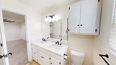 Bath - 206 N Crownpoint Dr, Ada, OK 74820 photo 5 of 5