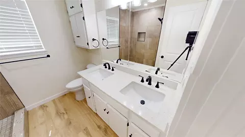 Bath - 206 N Crownpoint Dr, Ada, OK 74820 photo 1 of 5