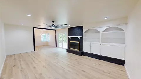 Living - 206 N Crownpoint Dr, Ada, OK 74820 photo 2 of 5