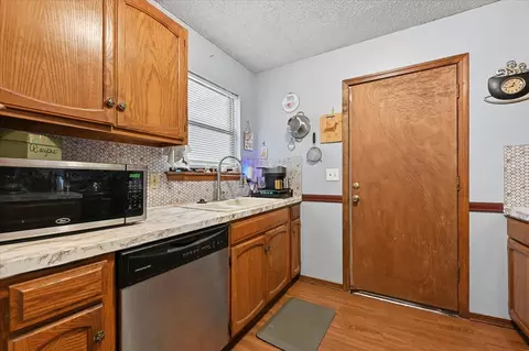 Kitchen - 8601 E 62nd Pl, Tulsa, OK 74133 photo 2 of 5