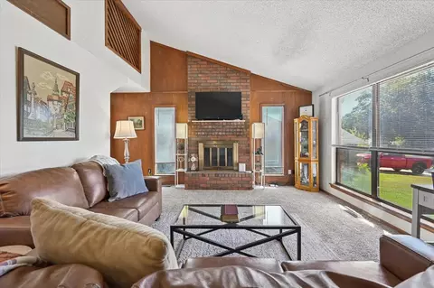 Living - 8601 E 62nd Pl, Tulsa, OK 74133 photo 2 of 11