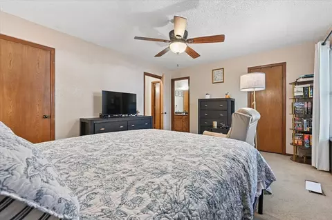 Bedroom - 8601 E 62nd Pl, Tulsa, OK 74133 photo 9 of 11