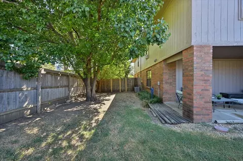 Exterior - 8601 E 62nd Pl, Tulsa, OK 74133 photo 13 of 15