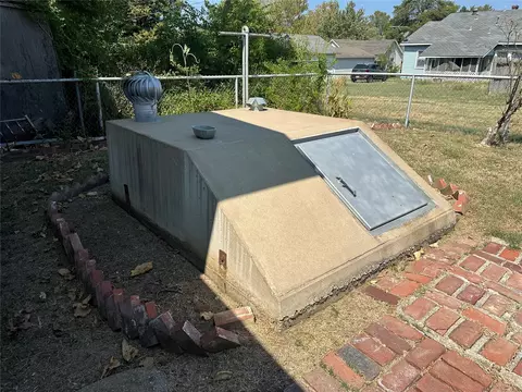 Exterior - 1123 E 9th St, Okmulgee, OK 74447 photo 5 of 7
