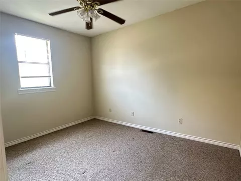 Bedroom - 1123 E 9th St, Okmulgee, OK 74447 photo 3 of 3