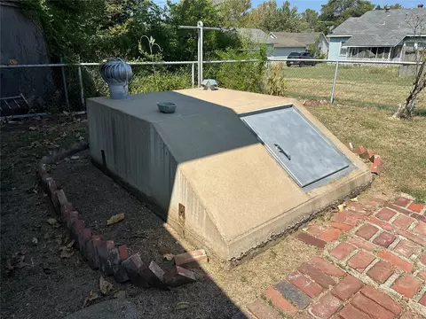 Exterior - 1123 E 9th St, Okmulgee, OK 74447 photo 5 of 7