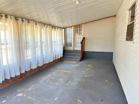 Exterior - 1123 E 9th St, Okmulgee, OK 74447 photo 3 of 7