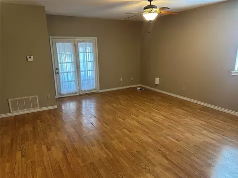 Living - 1123 E 9th St, Okmulgee, OK 74447 photo 3 of 5