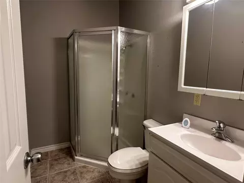 Bath - 1123 E 9th St, Okmulgee, OK 74447 photo 3 of 3
