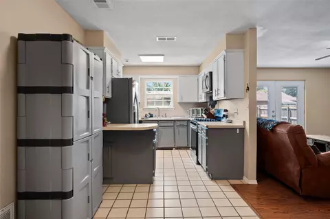Kitchen - 1372 E 142nd St, Glenpool, OK 74033 photo 1 of 4