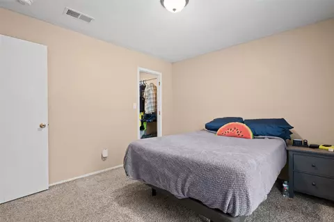 Bedroom - 1372 E 142nd St, Glenpool, OK 74033 photo 2 of 5
