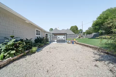 Exterior - 1909 E 35th Pl, Tulsa, OK 74105 photo 7 of 8