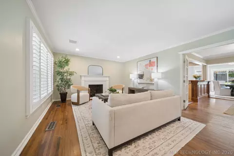 Living - 1909 E 35th Pl, Tulsa, OK 74105 photo 1 of 2