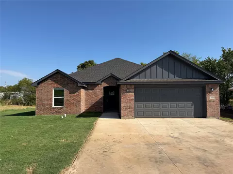 701 E Molly Ln S, Calera, OK 74730