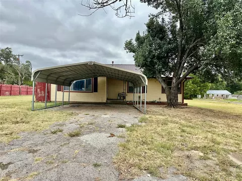 131 S Hyden Ave, Stratford, OK 74872