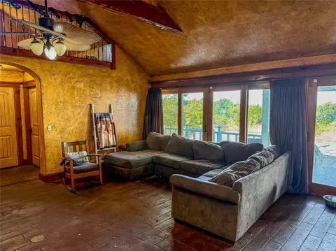 Living - 6180 E 560, Locust Grove, OK 74352 photo 4 of 4