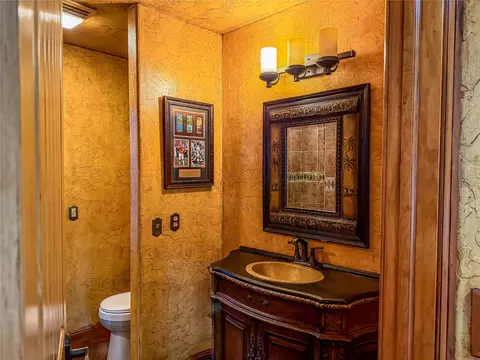 Bath - 6180 E 560, Locust Grove, OK 74352 photo 1 of 2