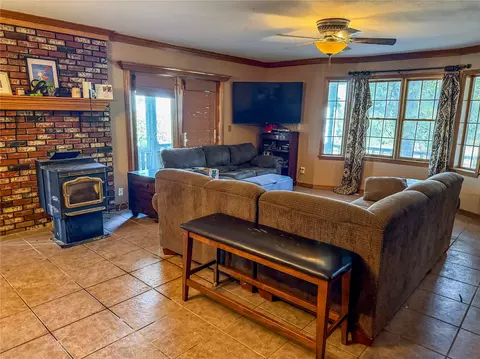 Living - 6180 E 560, Locust Grove, OK 74352 photo 1 of 4