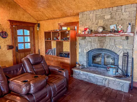 Living - 6180 E 560, Locust Grove, OK 74352 photo 3 of 4