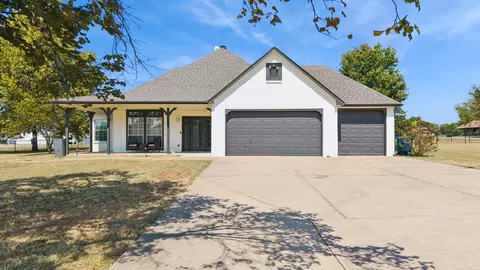 10887 E Canyon Oaks Rd, Claremore, OK 74017