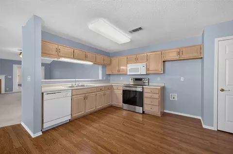 Kitchen - 8311 S 84th East Pl, Tulsa, OK 74133 photo 2 of 2