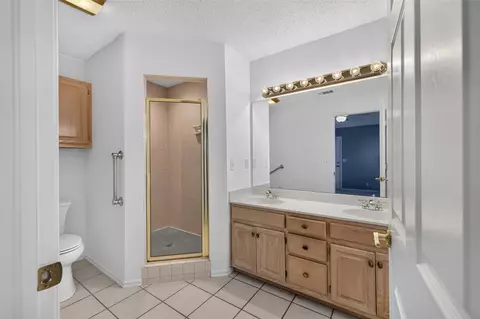 Bath - 8311 S 84th East Pl, Tulsa, OK 74133 photo 2 of 4