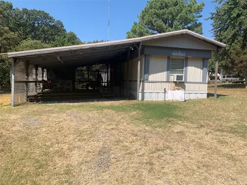 100 N Geronimo St, Canadian, OK 74425
