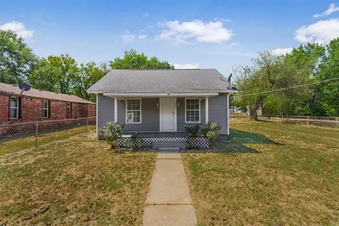215 S Main St, Vera, OK 74082