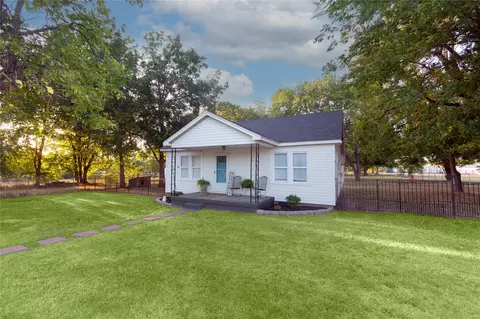 Exterior - 524 3rd St, Crowder, OK 74430 photo 3 of 4
