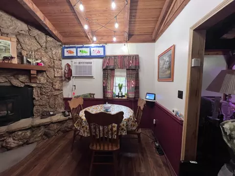 Dining - 464 Lakeside Dr, Eucha, OK 74342 photo 2 of 3