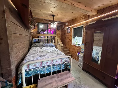 Bedroom - 464 Lakeside Dr, Eucha, OK 74342 photo 2 of 7