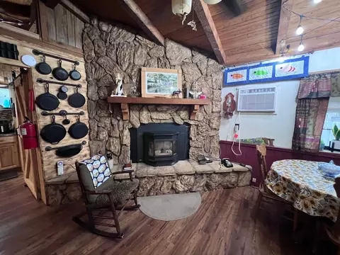 Dining - 464 Lakeside Dr, Eucha, OK 74342 photo 3 of 3