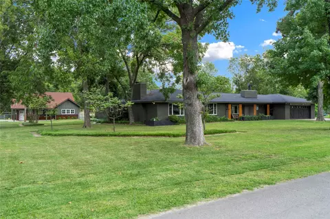 Exterior - 9402 E 16th St, Tulsa, OK 74112 photo 2 of 9