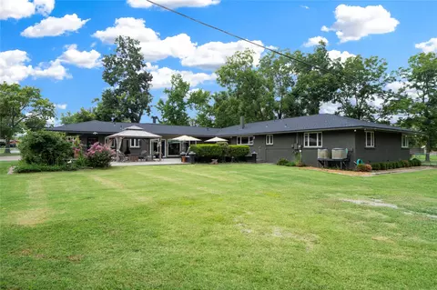 Exterior - 9402 E 16th St, Tulsa, OK 74112 photo 3 of 9