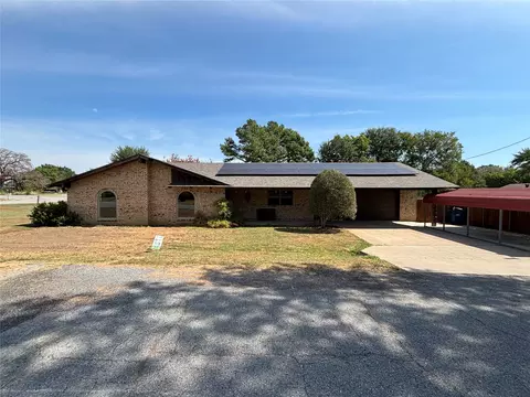 367 W Cliff Dr, Atoka, OK 74525