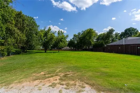 2602 E 16th St, Tulsa, OK 74104 photo 8