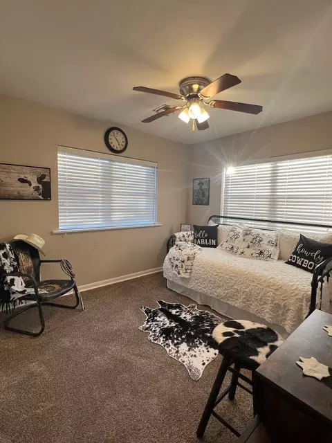 Bedroom - 1009 SE County Rd, Ada, OK 74820 photo 10 of 11
