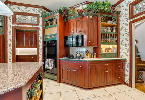 Kitchen - 1009 SE County Rd, Ada, OK 74820 photo 4 of 9