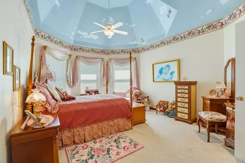 Bedroom - 1009 SE County Rd, Ada, OK 74820 photo 3 of 11