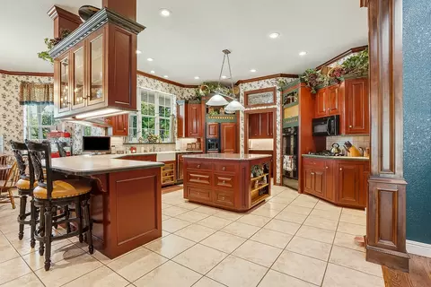 Kitchen - 1009 SE County Rd, Ada, OK 74820 photo 1 of 9