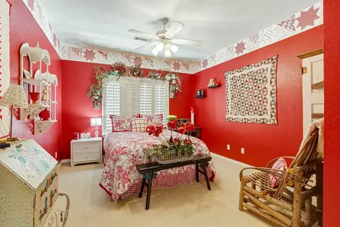 Bedroom - 1009 SE County Rd, Ada, OK 74820 photo 7 of 11