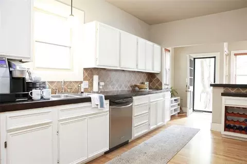 Kitchen - 1303 E 17th Pl, Tulsa, OK 74120 photo 3 of 5