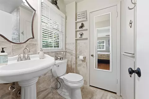 Bath - 3844 E 54th St S, Tulsa, OK 74135 photo 1 of 4
