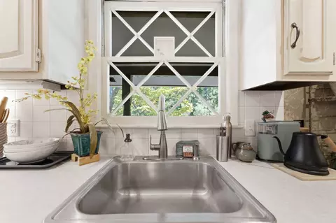Kitchen - 3844 E 54th St S, Tulsa, OK 74135 photo 2 of 4