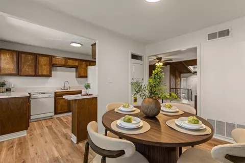 Dining - 1432 E 38th Street 1432c, Tulsa, OK 74105 photo 3 of 5