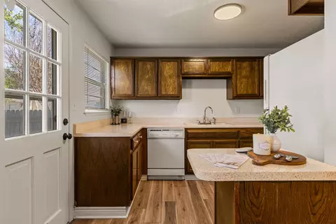 Kitchen - 1432 E 38th Street 1432c, Tulsa, OK 74105 photo 2 of 6