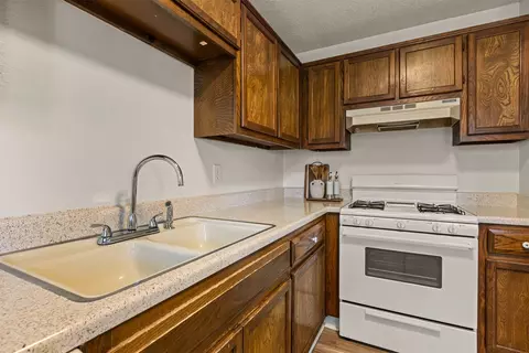 Kitchen - 1432 E 38th Street 1432c, Tulsa, OK 74105 photo 6 of 6