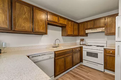 Kitchen - 1432 E 38th Street 1432c, Tulsa, OK 74105 photo 4 of 6