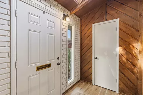 Entry Way - 1432 E 38th Street 1432c, Tulsa, OK 74105 photo 3 of 6