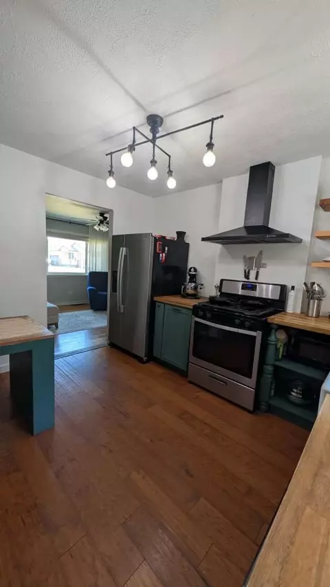 Kitchen - 617 E Fort Worth Pl, Broken Arrow, OK 74012 photo 4 of 5